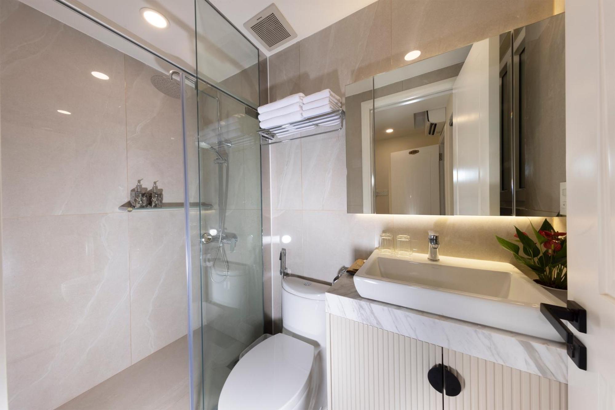 Ben Thanh Luxury & Khách sạn