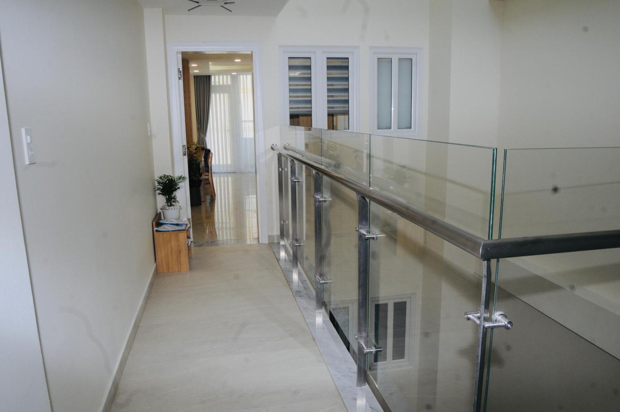 Khách sạn Ben Thanh Luxury & *