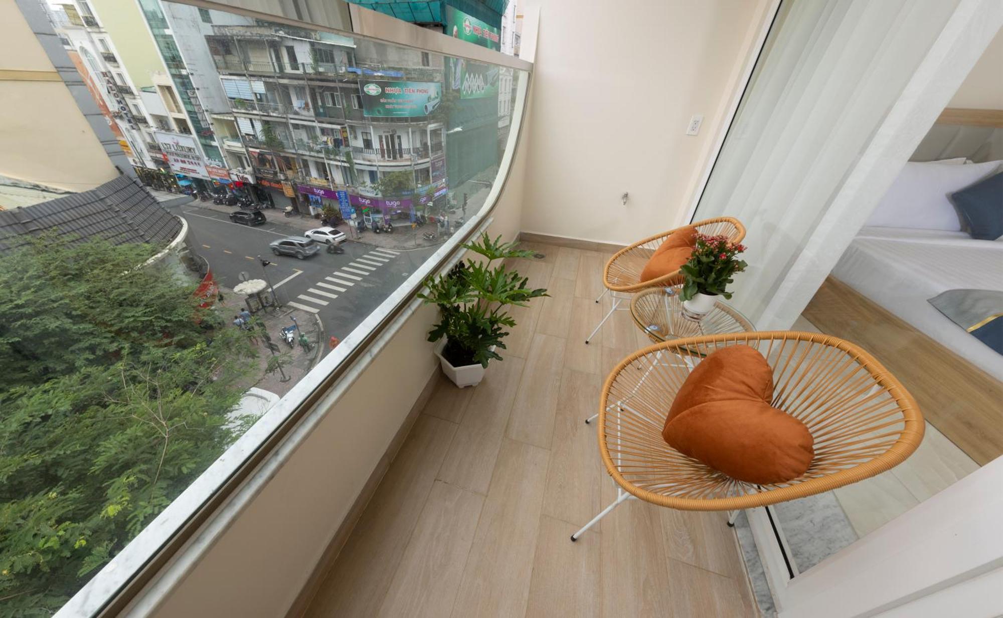 Ben Thanh Luxury & TP. Hồ Chí Minh